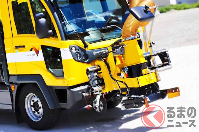 全長7mの超巨大な ぞうさん掃除車 がスゴい 高速走行可能な 路面清掃車 世界で1台の激レア仕様とは くるまのニュース 全長7mの超巨大な ぞうさん掃除車 がスゴい 高速走行可能な 路面清掃車 世界で1台の激レア仕様とは くるまのニュース