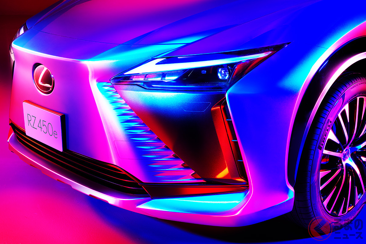 グリルレスデザインでもカッコ良すぎる! 米国レクサスが世界初公開した新型SUV「RZ450e」