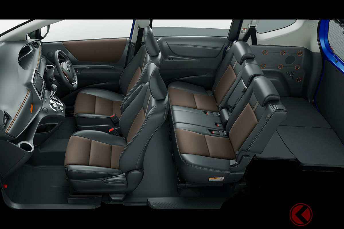 ミニバンながら3列仕様車以外に2列仕様車も設定されている