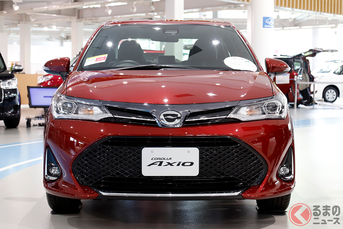 トヨタ「カローラアクシオ」
