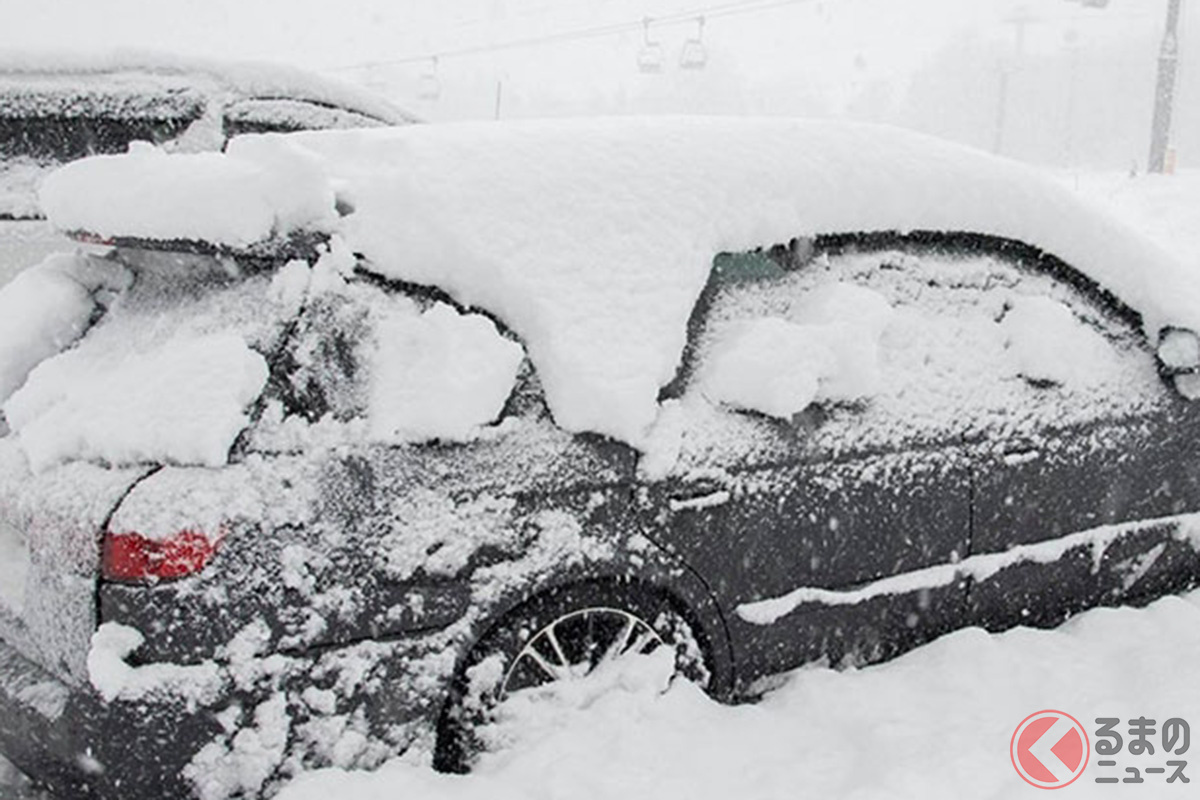 走行中 急に 前が見えない 怖い 雪乗せ車による 雪爆弾 が危ない 寒冷地域の一部では規定あり くるまのニュース