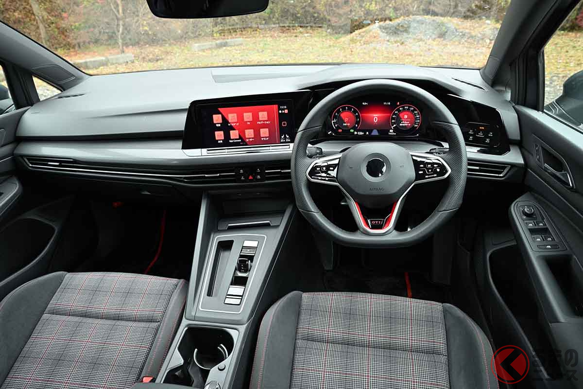 VW新型「ゴルフGTI」のインパネ