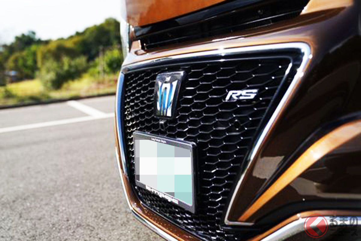 世界に1台の「クラウン」と「ハイエース」を組み合わせた「クラエース」はカスタムイベントにも展示された(画像:岸田勝也(K-magic))