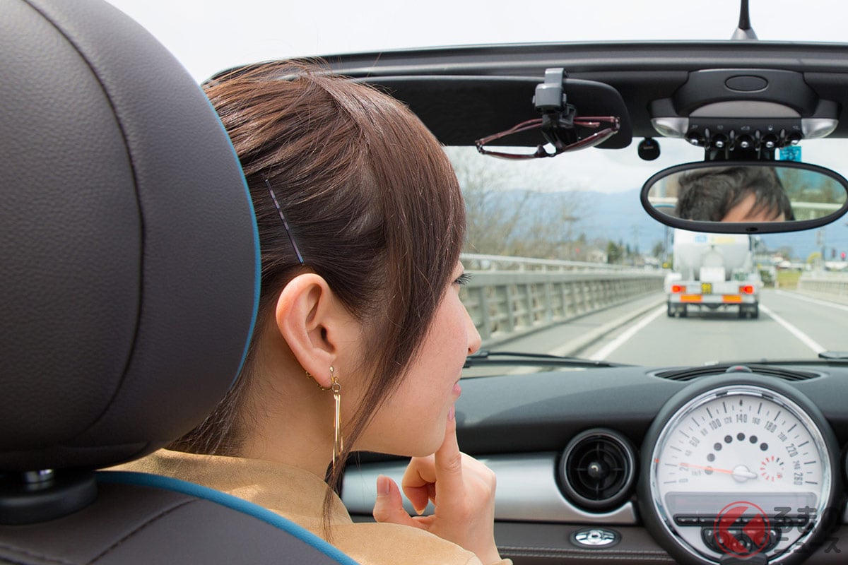 それはヤメて ドライブデートで助手席の彼女にされたら嫌な行為とは くるまのニュース それはヤメて ドライブデートで助手席の彼女にされたら嫌な行為とは くるまのニュース