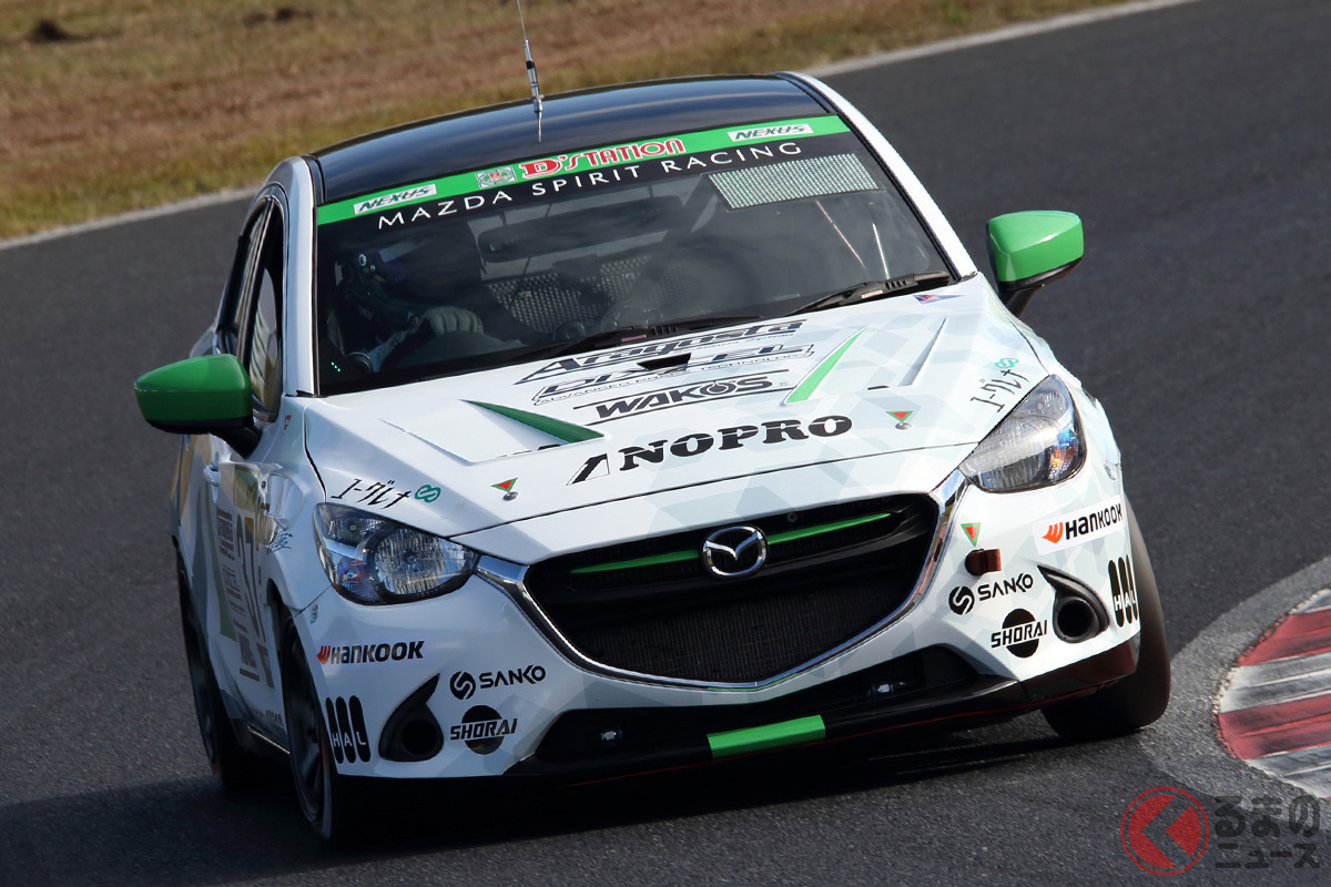 次世代バイオディーゼル燃料「サステオ」を使用したマツダスピリットレーシング・バイオコンセプト・デミオ