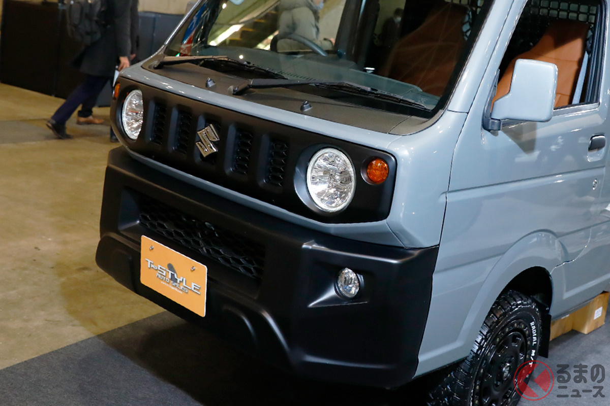 スズキ ジムニートラック 登場 オフロードタイヤでアゲアゲ仕様 違和感ゼロの ジムキャリー がスゴい くるまのニュース スズキ ジムニートラック 登場 オフロードタイヤでアゲアゲ仕様 違和感ゼロの ジムキャリー がスゴい くるまのニュース