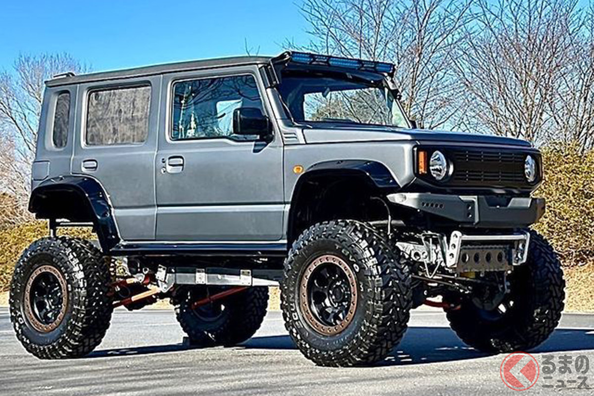 ついにスズキ 5ドアジムニー 初公開 ロングボディ リフトアップで存在感マシマシ 最強カスタム仕様をオートサロンでお披露目 くるまのニュース ついにスズキ 5ドアジムニー 初公開 ロングボディ リフトアップで存在感マシマシ 最強カスタム仕様をオートサロンでお披露目 くるまのニュース