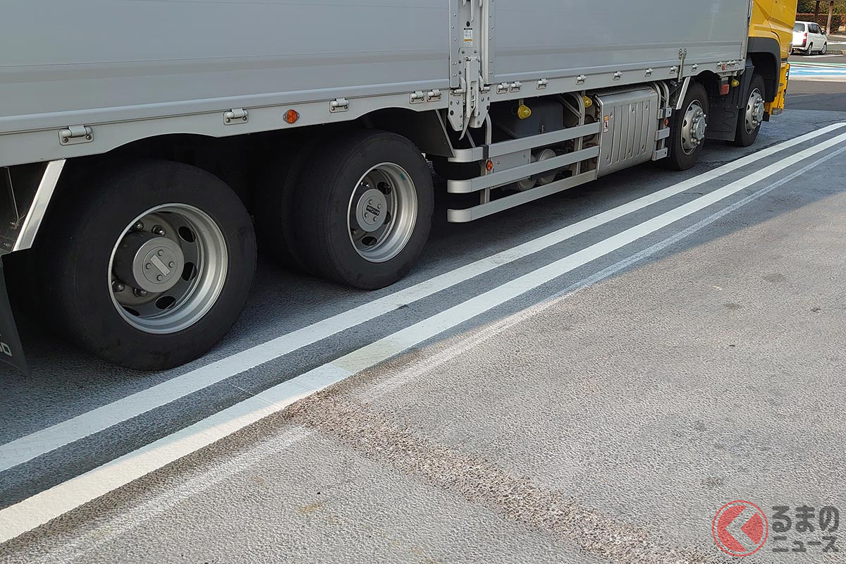 対流動性、耐油性、すえ切り抵抗性に優れる舗装「ウルトラペーブH」