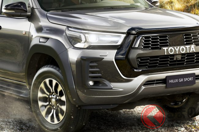 六角形グリルのオラ顔 トヨタ新型 ハイラックスgrスポーツ 最新仕様が発表 22年夏に欧州発売へ くるまのニュース 六角形グリルのオラ顔 トヨタ新型 ハイラックスgrスポーツ 最新仕様が発表 22年夏に欧州発売へ くるまのニュース