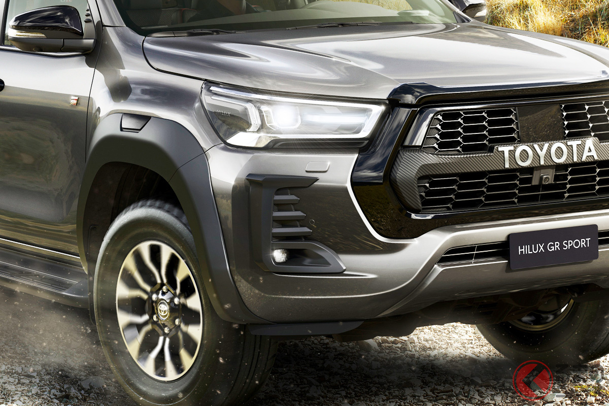 タイ仕様のトヨタ新型「ハイラックスレボ GRスポーツ」(画像は4WDモデル)