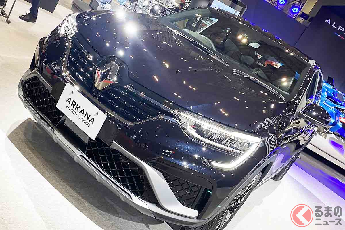 東京オートサロン2022ルノーブースに展示されたルノー新型「アルカナE-TECHハイブリッド」