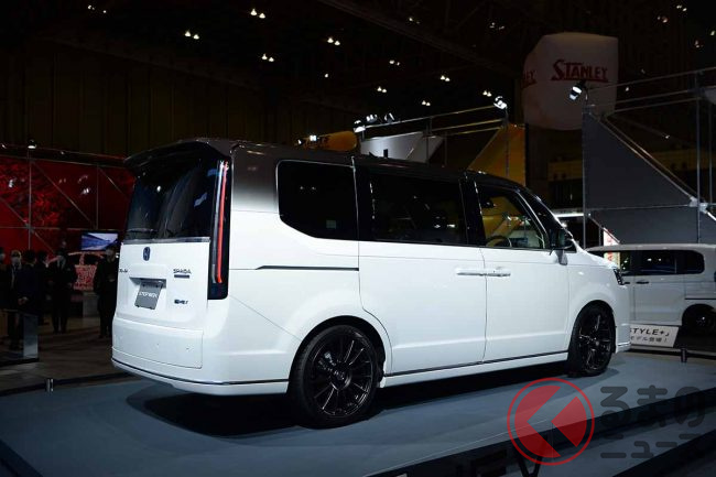 ホンダ 新型 ステップワゴン プレミアム 初公開 オラ顔控えめも良き 15mmサゲのカスタム仕様で登場 くるまのニュース ホンダ 新型 ステップワゴン プレミアム 初公開 オラ顔控えめも良き 15mmサゲのカスタム仕様で登場 くるまのニュース