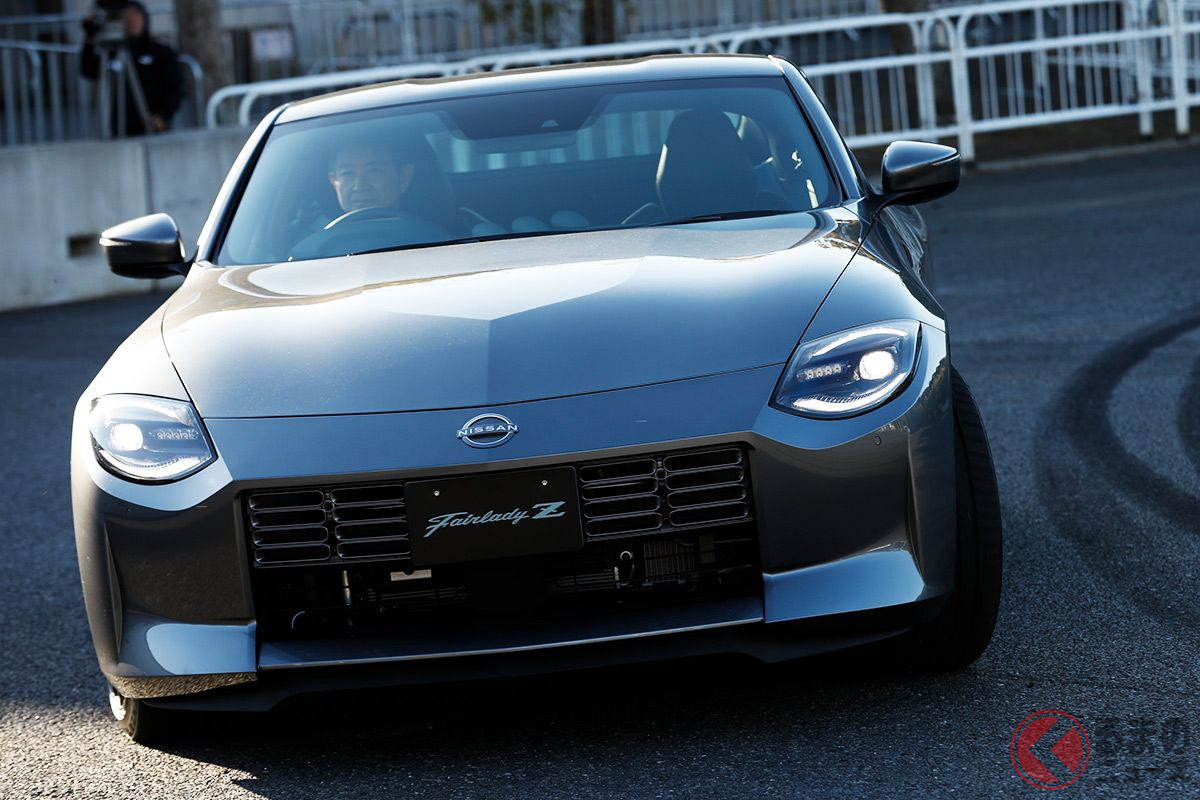 白煙モクモク! 田村宏志氏が操る新型「フェアレディZ」がスゴい!