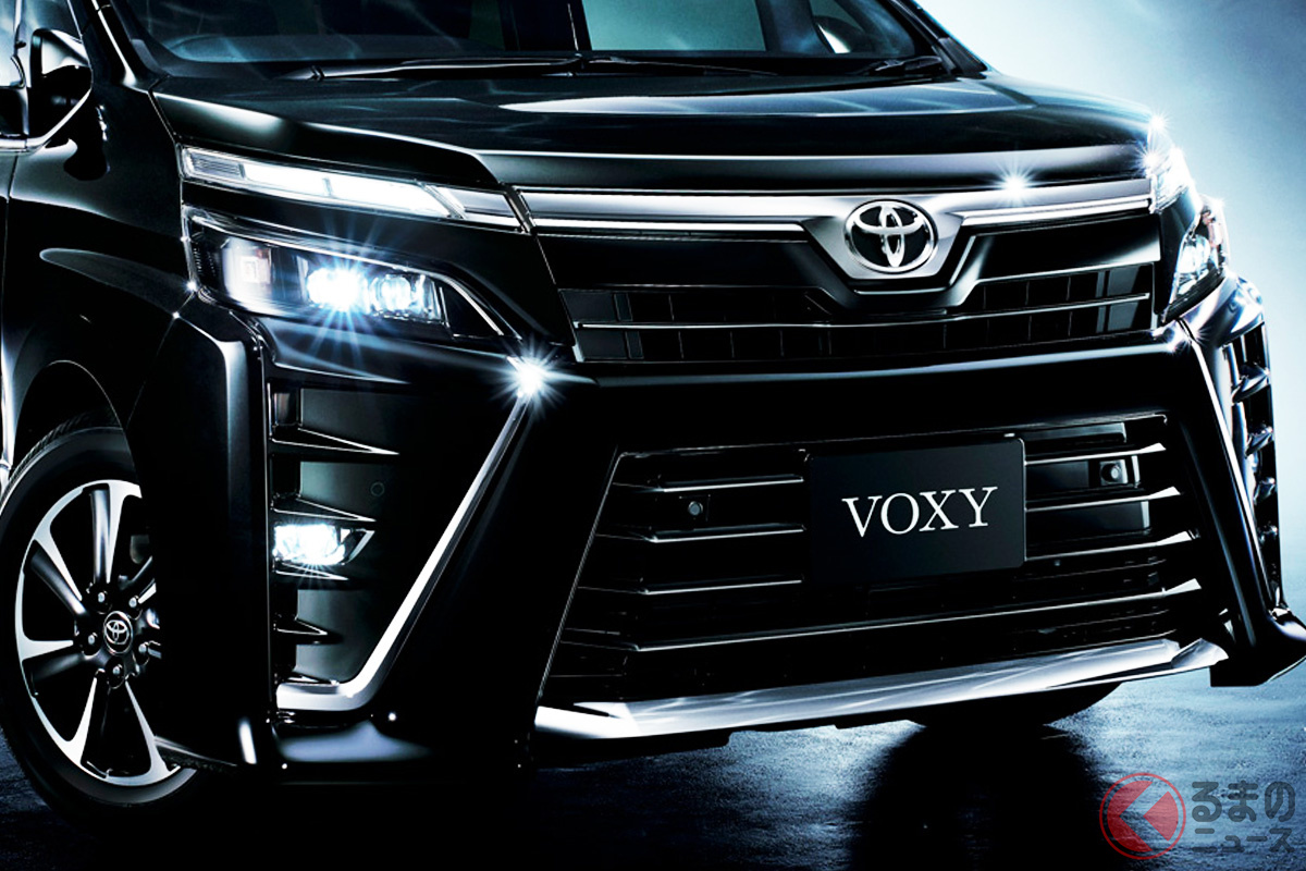 トヨタのミドルサイズミニバン「ヴォクシー」