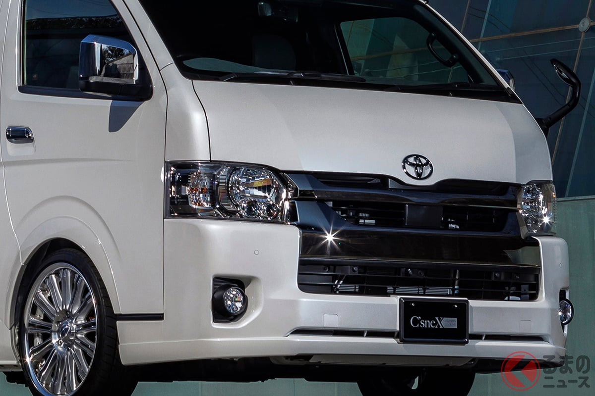 超豪華なトヨタ「ハイエース」のキャンピングカー登場