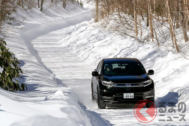 ホンダの4wdは走ってホントに楽しいの 雪道走行でわかった ヴェゼル と Cr V の操作性の違いとは くるまのニュース 2 ホンダの4wdは走ってホントに楽しいの 雪道走行でわかった ヴェゼル と Cr V の操作性の違いとは くるまのニュース 2