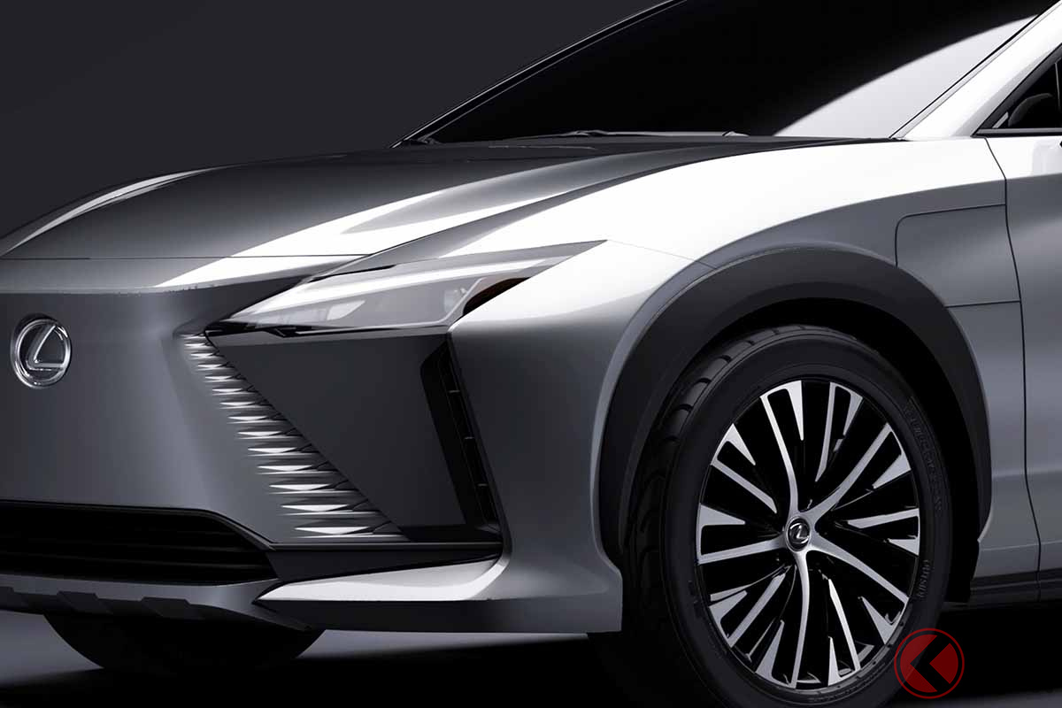 レクサス新型「RZ450e」プロトタイプ