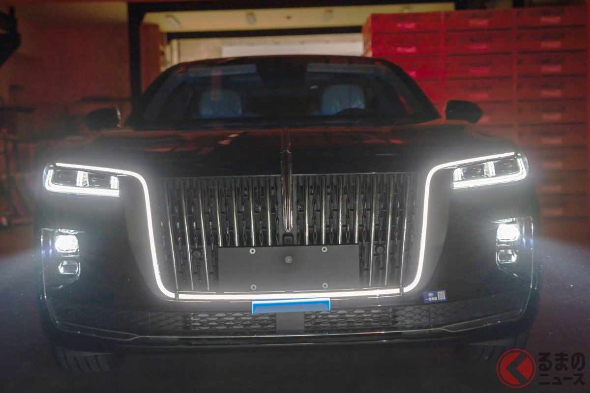 日本に上陸した「紅旗・H9」。なぜ中国生産車は日本でのナンバー取得が難しいといわれるのでしょうか?(画像:加藤博人)