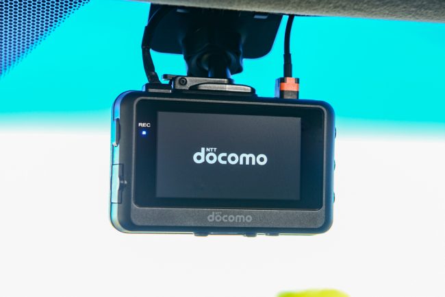時代は「記録」から「繋がる」へ「ドコモドライブレコーダーDDR01」の優位性を安東弘樹と竹岡圭が語る【PR】 | くるまのニュース