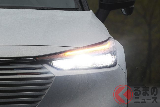 クルマの 白いヘッドライト は流行り かつての 暖色 から 白色 に変化した理由とは くるまのニュース クルマの 白いヘッドライト は流行り かつての 暖色 から 白色 に変化した理由とは くるまのニュース