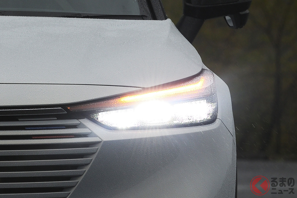 クルマの 白いヘッドライト は流行り かつての 暖色 から 白色 に変化した理由とは くるまのニュース クルマの 白いヘッドライト は流行り かつての 暖色 から 白色 に変化した理由とは くるまのニュース