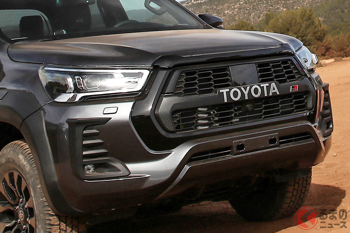 存在感がスゴイ!トヨタスペインが発表した新型「ハイラックスGR SPORT」