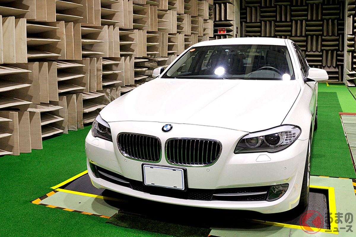 コンフォートタイヤもさまざまなテストをおこない開発されている。写真は住友ゴムの実験施設である無響室。ここでタイヤの静粛性能をチェックする