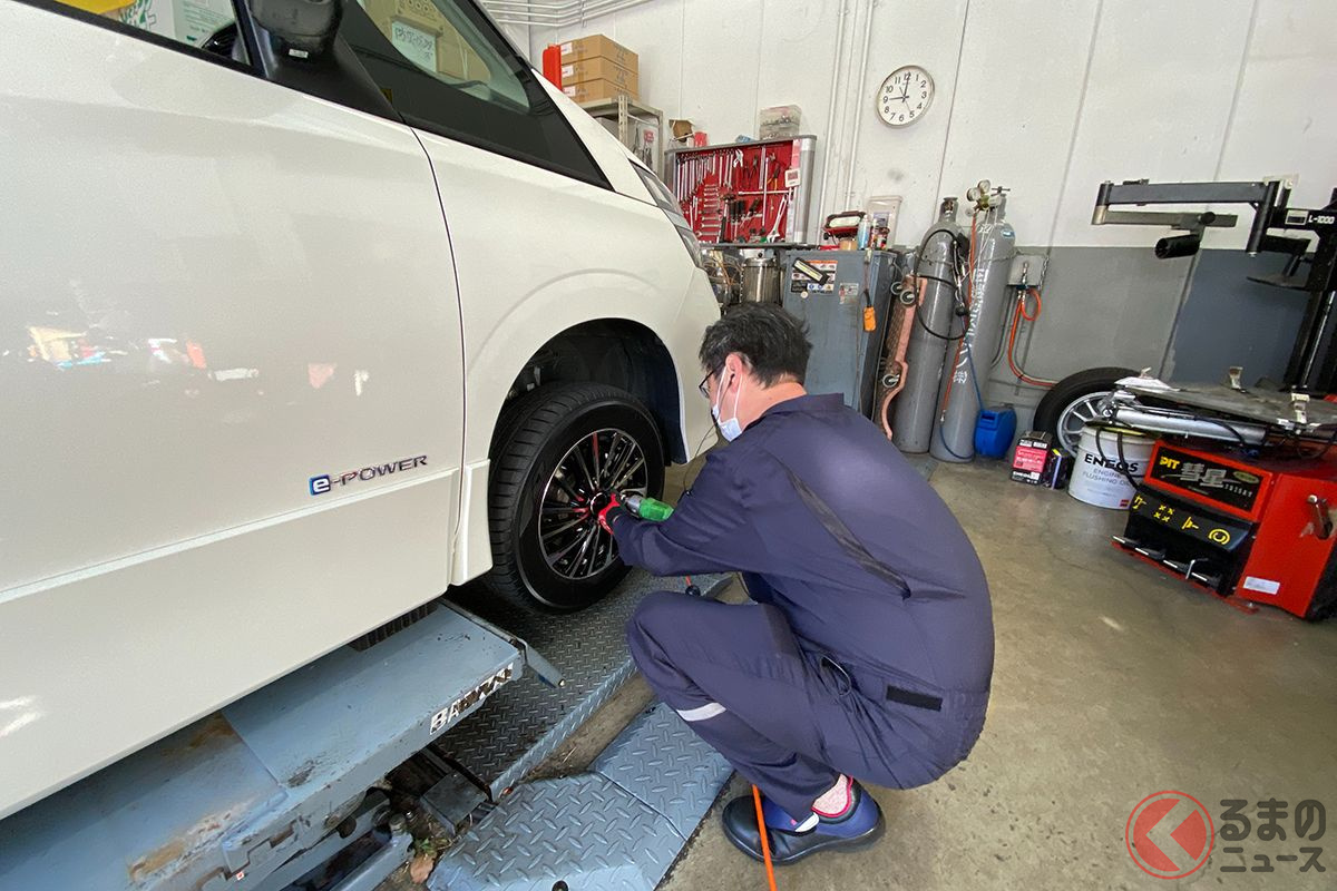 タイヤ交換の様子