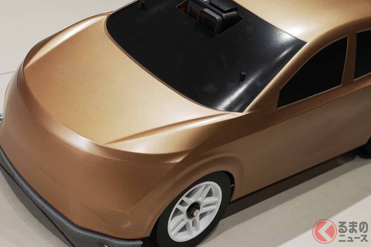 日産「e-4ORCEラジコンカー」