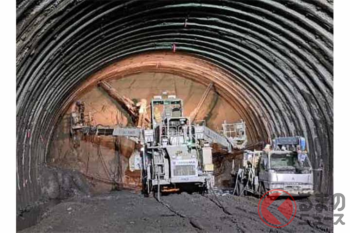 大野油坂道路「上半原トンネル」の工事現況。2022年1月撮影(画像:国土交通省近畿地方整備局)