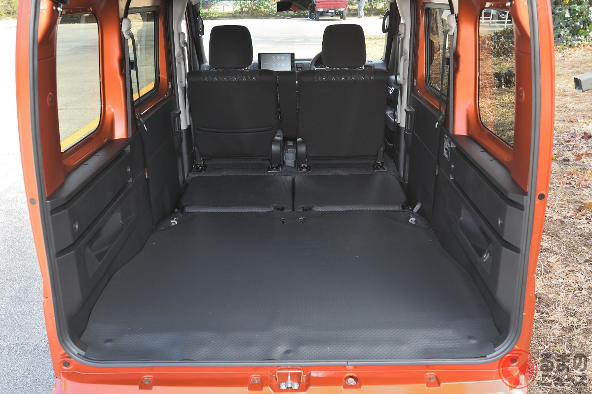 床面積が大きいことも条件となる(画像は新型アトレーの後席を倒した状態)