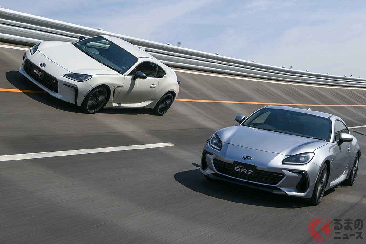 トヨタ「GR86」(左)とスバル「BRZ」(右)。走りの面ではどのような違いを見せるのか?