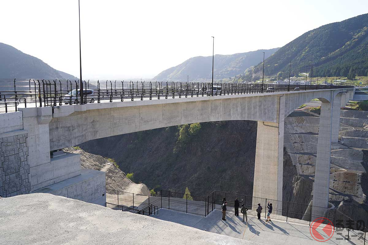 2021年3月7日に開通した新阿蘇大橋(撮影:加藤博人)