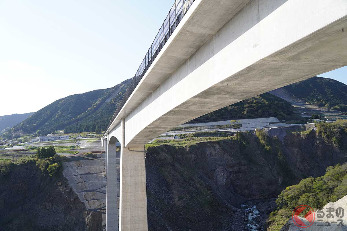 2021年3月7日に開通した新阿蘇大橋（撮影：加藤博人）