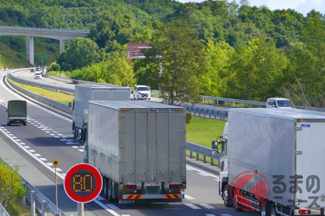 高速道路で右車線を走るトラックがいるのはなぜ ゆっくり追い越しするのには理由があった くるまのニュース 高速道路で右車線を走るトラックがいるのはなぜ ゆっくり追い越しするのには理由があった くるまのニュース