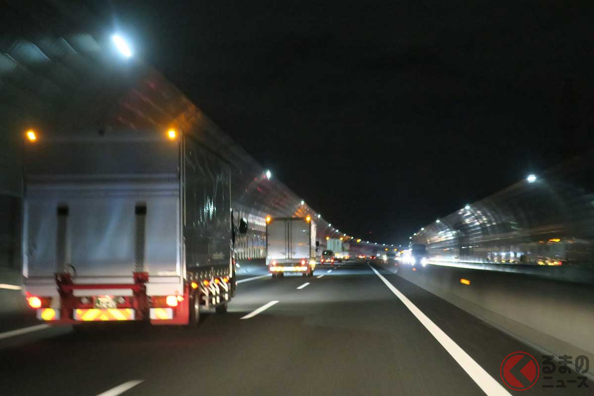 昼も夜も走り続けるトラック運転手…長距離を1人で…精神的にも肉体的に大変な職業だ