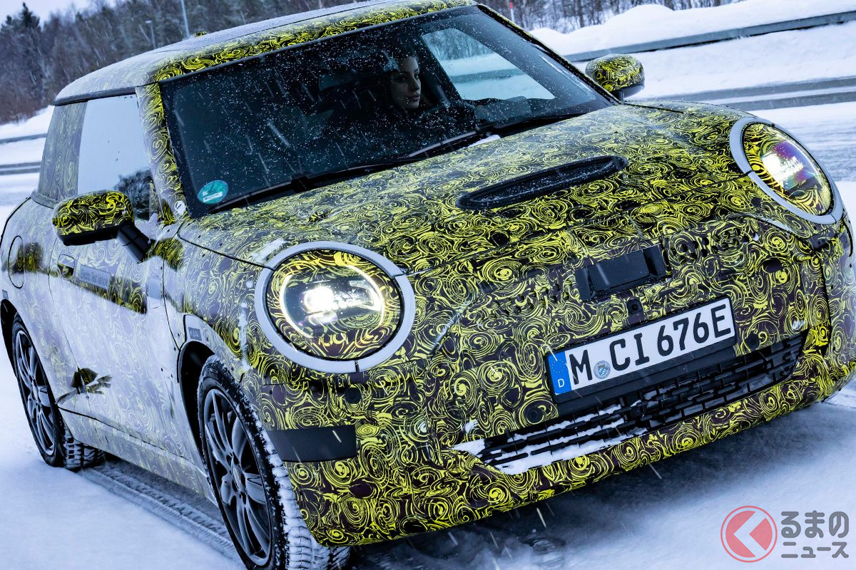 冬季テストをおこなう次期型「ミニ3ドアEV」