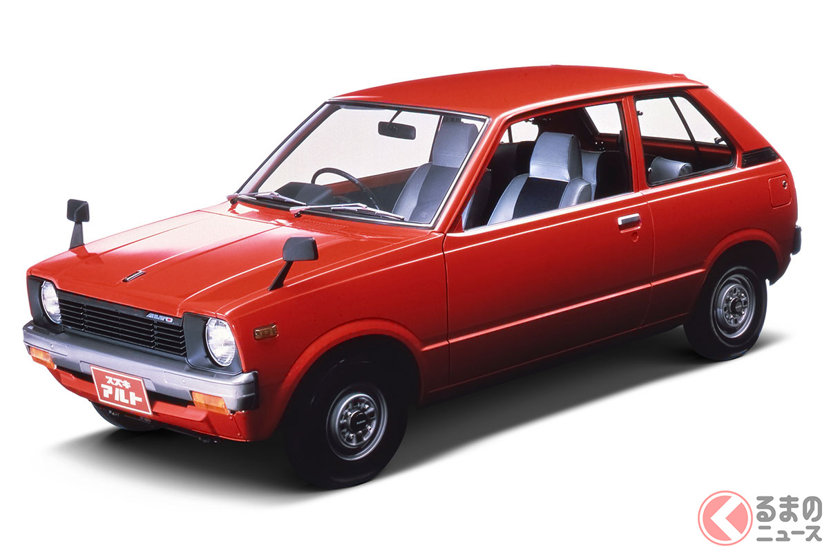 スズキの初代「アルト」は、47万円の超低価格を実現させるためウィンドウウォッシャーの操作も手動式とするなど、様々な部分を簡素化していました