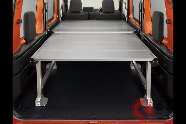 ダイハツ 新型アトレー 純正アクセサリー「収納式デッキボードセット」装着車