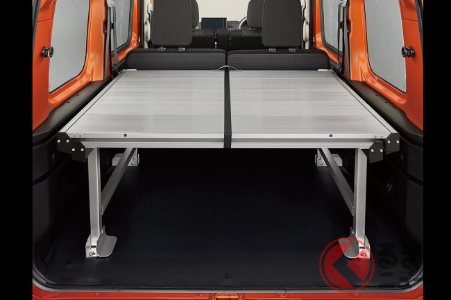 ダイハツ 新型アトレー 純正アクセサリー「収納式デッキボードセット」装着車