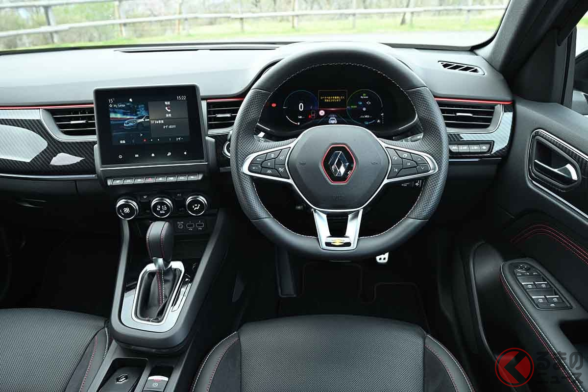 ルノー新型「アルカナ」のインパネ