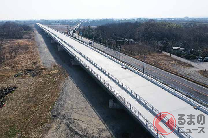 国道17号「本庄道路」新・神流川橋。群馬側から埼玉方面を望む。2022年3月撮影(画像:国土交通省関東地方整備局)