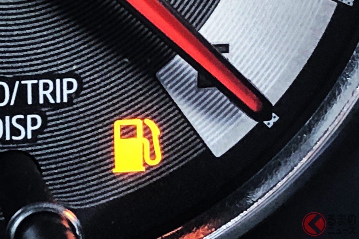 まだ大丈夫 過信はng 燃料警告灯 ピカ で後何キロ走れる ガス欠前の対処が大事な訳 くるまのニュース まだ大丈夫 過信はng 燃料警告灯 ピカ で後何キロ走れる ガス欠前の対処が大事な訳 くるまのニュース