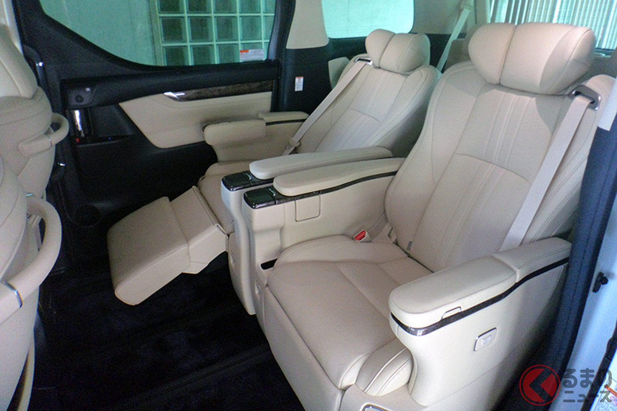 最上級グレード「Executive Lounge」の2列目シート。まさに「おもてなし仕様」ともいえる空間