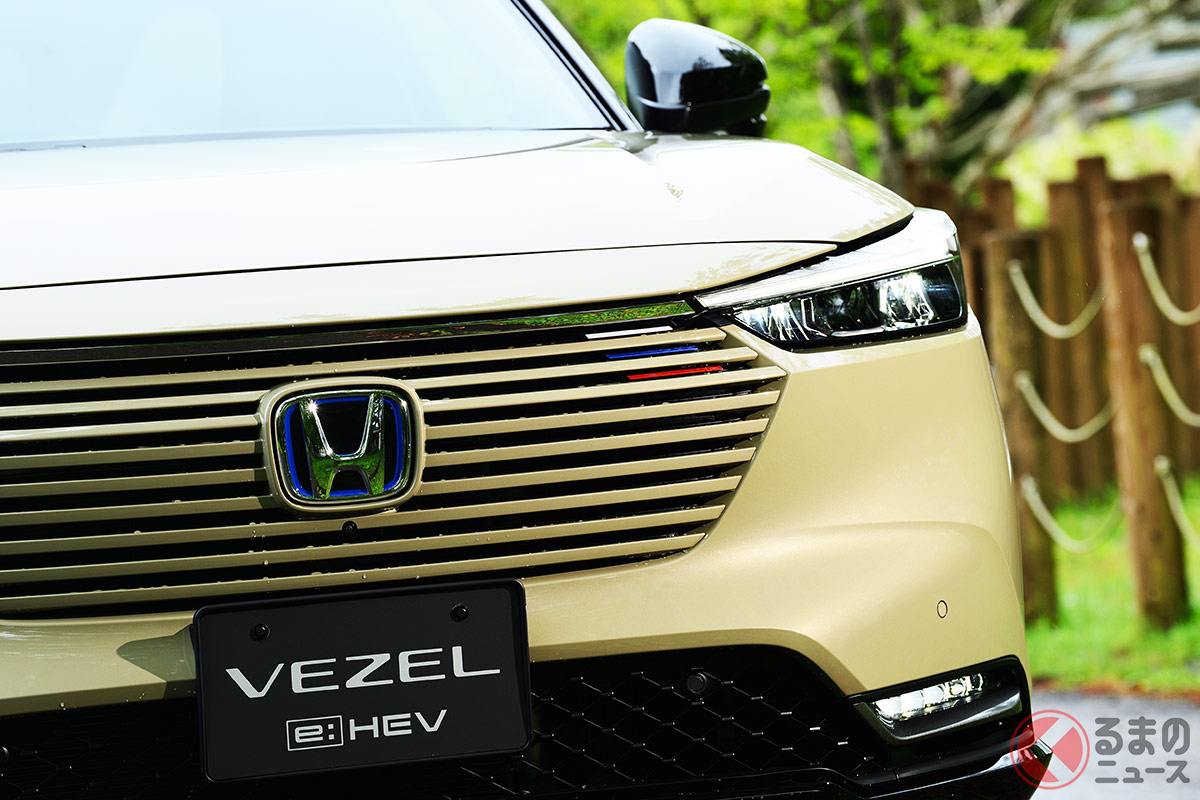 新型ヴェゼルのグレード展開でもっとも高額グレードとなる「e:HEV PLaY」