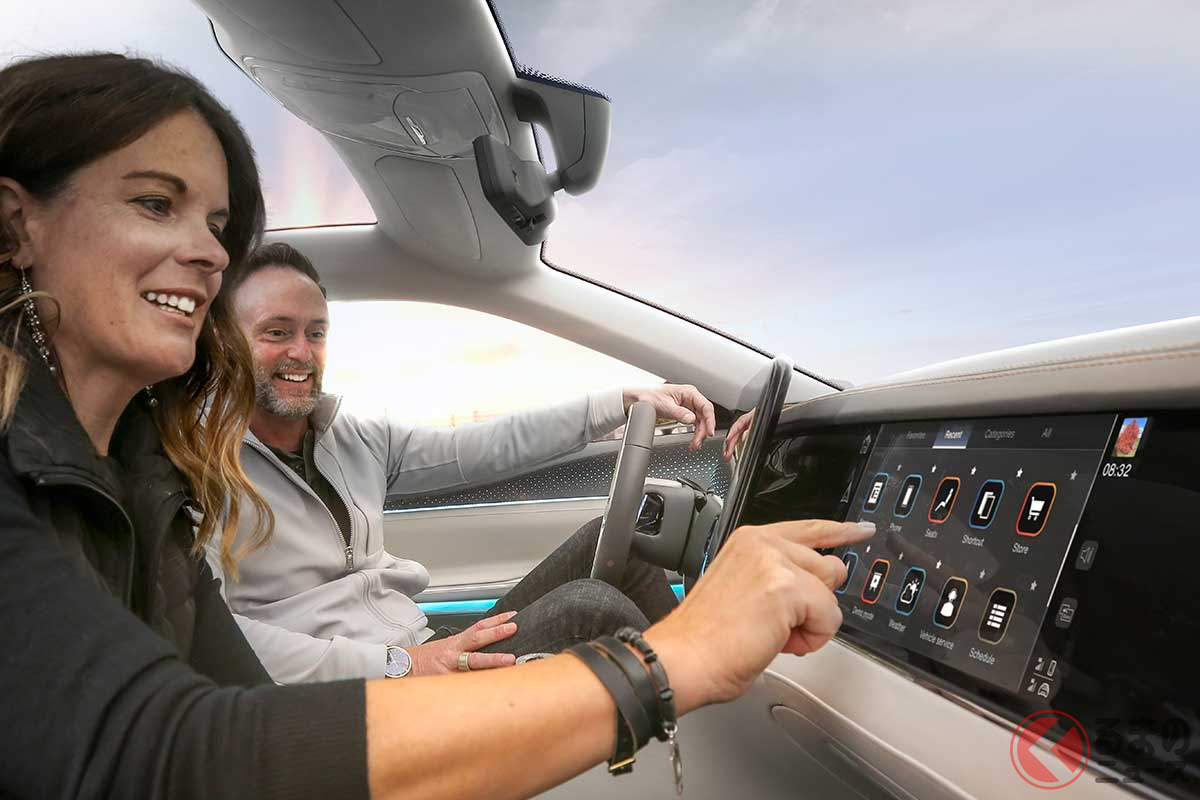 大型ディスプレイで直感的に操作できるモバイルドライブのコネクテッドカー