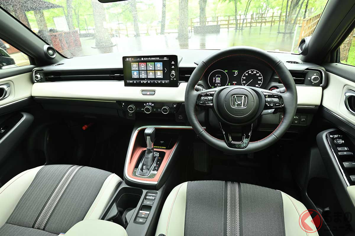 質感高い新型ヴェゼルの最上級「e:HEV PLaY」の内装