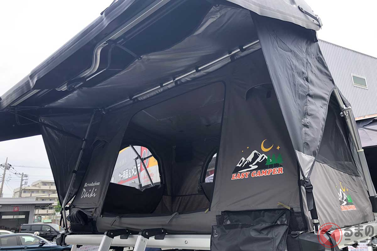 クルマの上で寝泊まりできるルーフテント