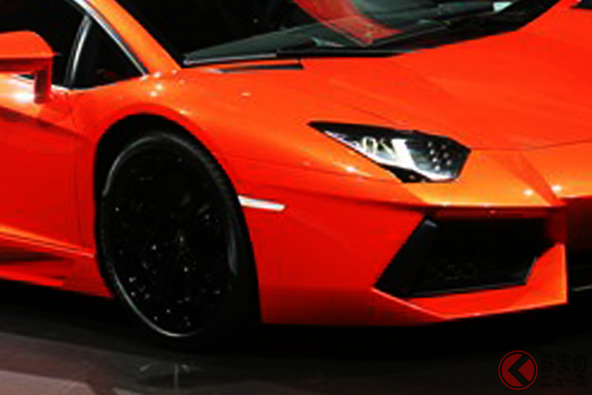 イタリアの高級スーパーカー、ランボルギーニ「アヴェンタドール」