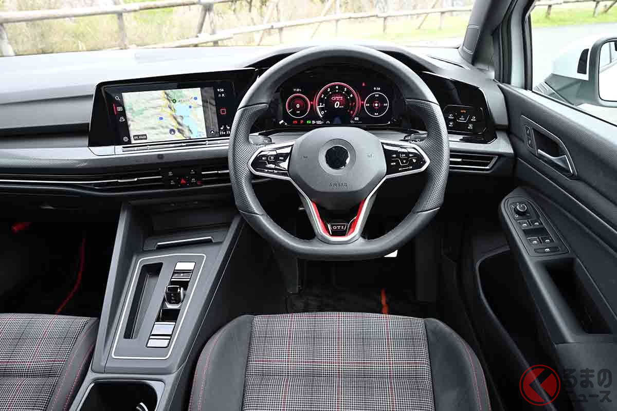VW新型「ゴルフGTI」のインパネ